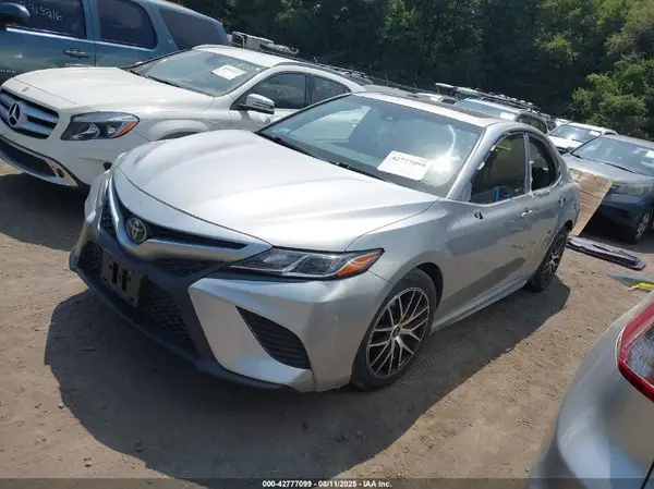 JTNB11HK6J3015230 2018 TOYOTA CAMRY - Image 2