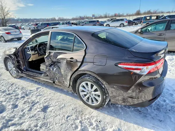 JTNB11HK6J3015891 2018 TOYOTA CAMRY - Image 2