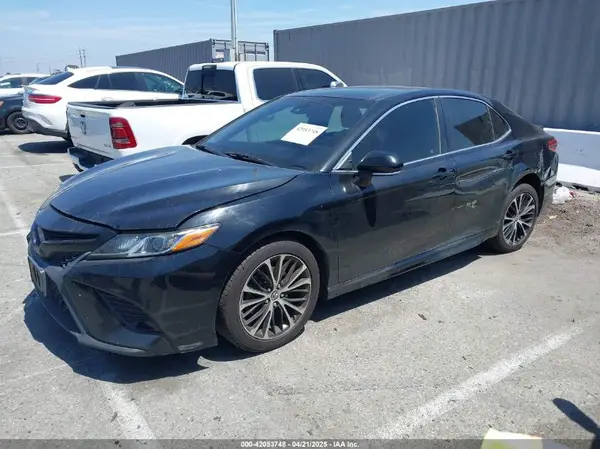 JTNB11HK6J3017589 2018 TOYOTA CAMRY - Image 2