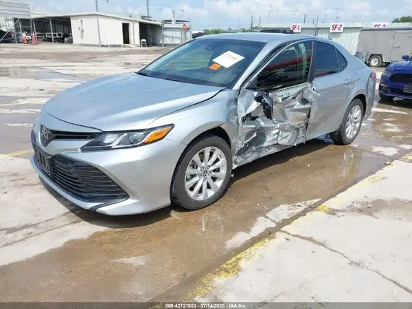 JTNB11HK6J3017592 2018 TOYOTA CAMRY - Image 2