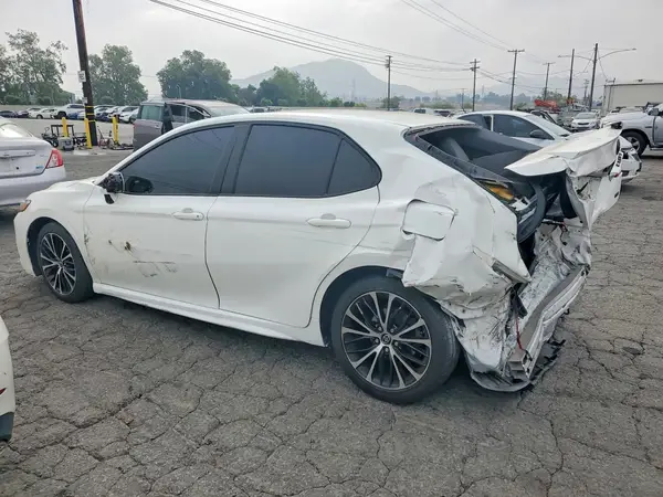 JTNB11HK6J3018273 2018 TOYOTA CAMRY - Image 2