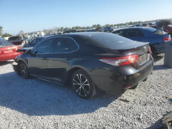 JTNB11HK6J3019942 2018 TOYOTA CAMRY - Image 2