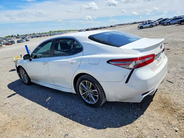 JTNB11HK6J3020492 2018 TOYOTA CAMRY - Image 2