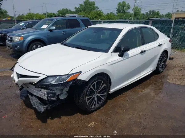 JTNB11HK6J3022985 2018 TOYOTA CAMRY - Image 2