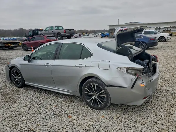 JTNB11HK6J3023828 2018 TOYOTA CAMRY - Image 2