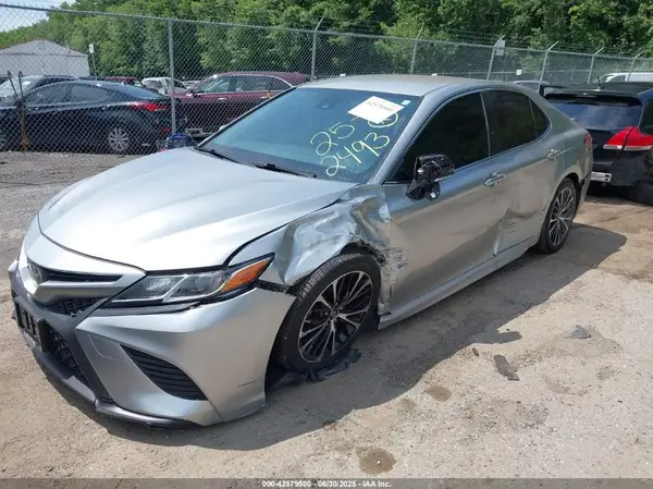 JTNB11HK6J3023831 2018 TOYOTA CAMRY - Image 2