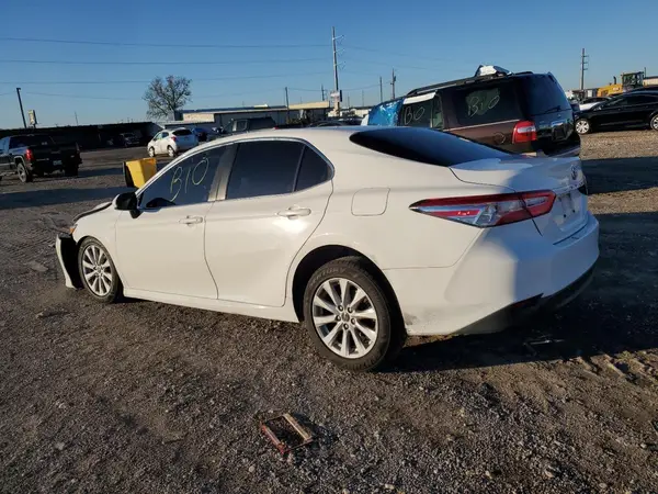 JTNB11HK6J3024834 2018 TOYOTA CAMRY - Image 2