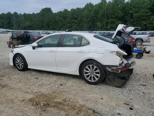 JTNB11HK6J3028415 2018 TOYOTA CAMRY - Image 2