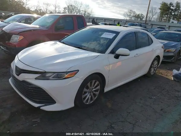 JTNB11HK6J3029984 2018 TOYOTA CAMRY - Image 2