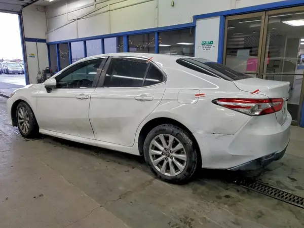 JTNB11HK6J3030567 2018 TOYOTA CAMRY - Image 2