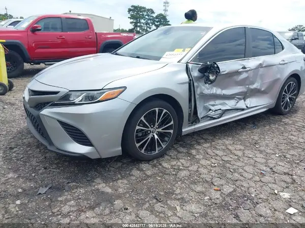 JTNB11HK6J3030679 2018 TOYOTA CAMRY - Image 2