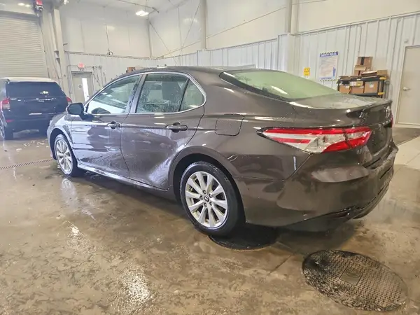 JTNB11HK6J3033372 2018 TOYOTA CAMRY - Image 2