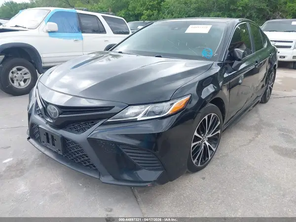 JTNB11HK6J3035655 2018 TOYOTA CAMRY - Image 2
