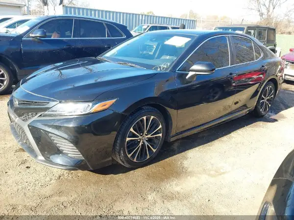 JTNB11HK6J3035879 2018 TOYOTA CAMRY - Image 2