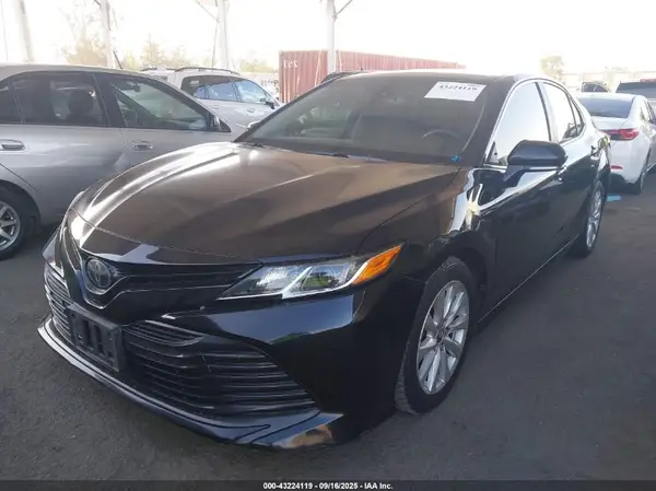 JTNB11HK6J3036398 2018 TOYOTA CAMRY - Image 2