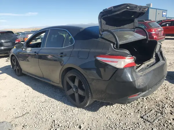 JTNB11HK6J3037048 2018 TOYOTA CAMRY - Image 2