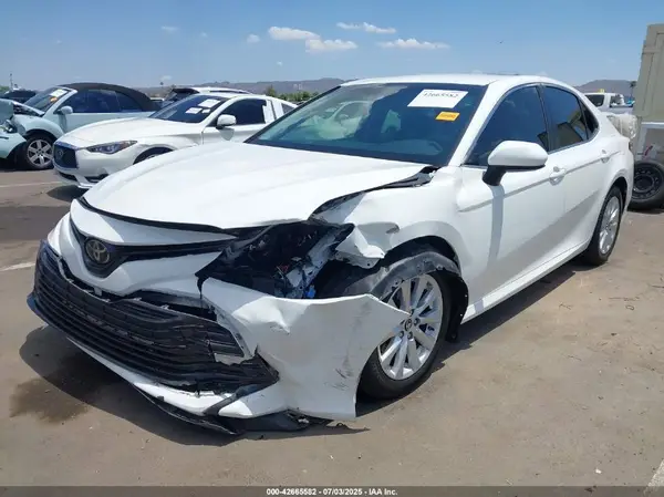 JTNB11HK6J3038359 2018 TOYOTA CAMRY - Image 2