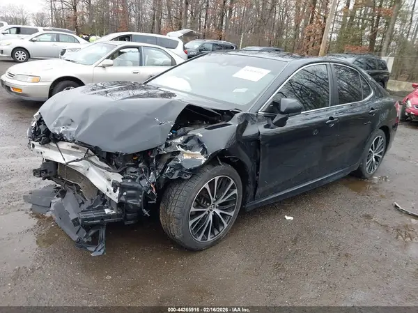 JTNB11HK6J3038412 2018 TOYOTA CAMRY - Image 2