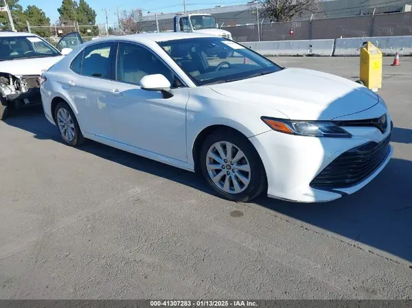 JTNB11HK6J3041049 2018 TOYOTA CAMRY - Image 1