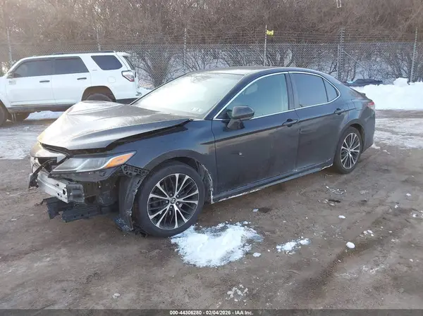 JTNB11HK6J3041424 2018 TOYOTA CAMRY - Image 2