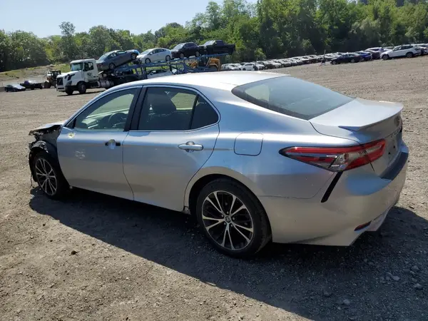JTNB11HK6J3042508 2018 TOYOTA CAMRY - Image 2