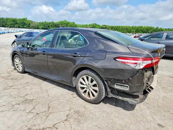 JTNB11HK6J3043884 2018 TOYOTA CAMRY - Image 2