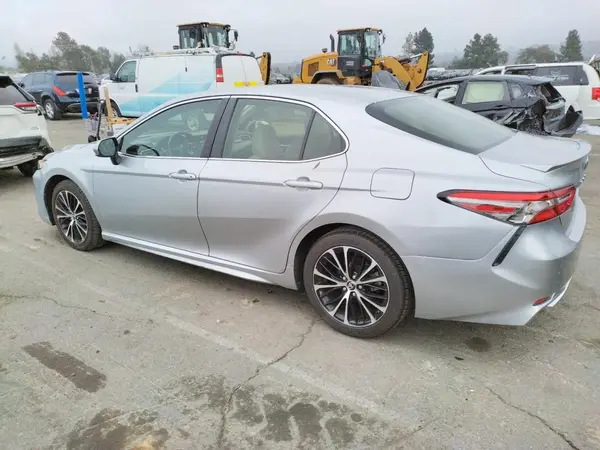 JTNB11HK6J3044548 2018 TOYOTA CAMRY - Image 2