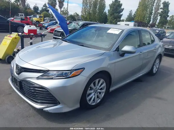 JTNB11HK6J3048115 2018 TOYOTA CAMRY - Image 2