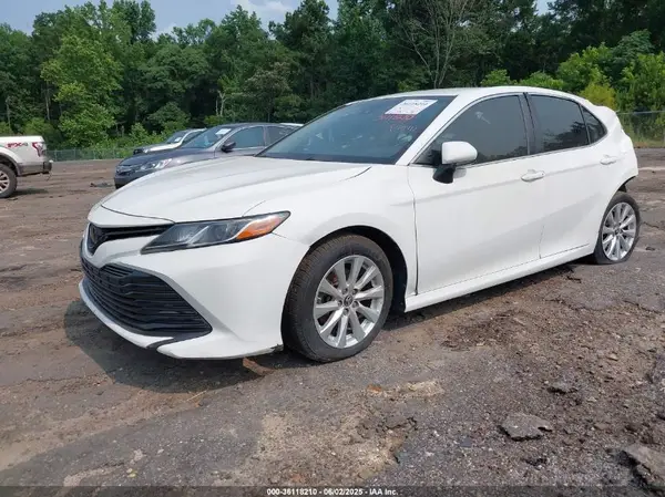 JTNB11HK6J3048213 2018 TOYOTA CAMRY - Image 2