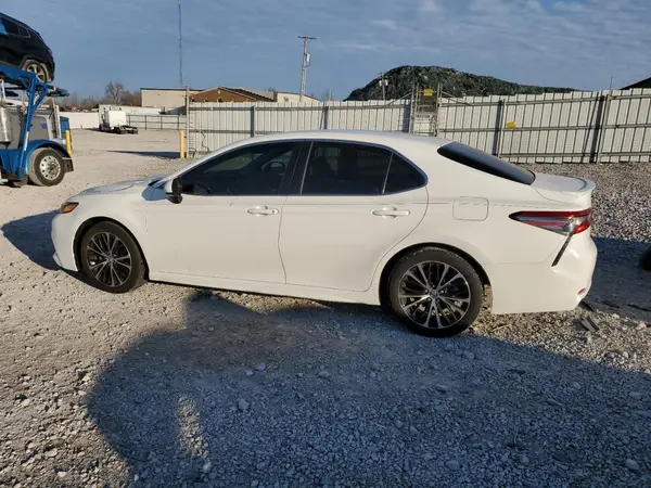 JTNB11HK6J3050866 2018 TOYOTA CAMRY - Image 2