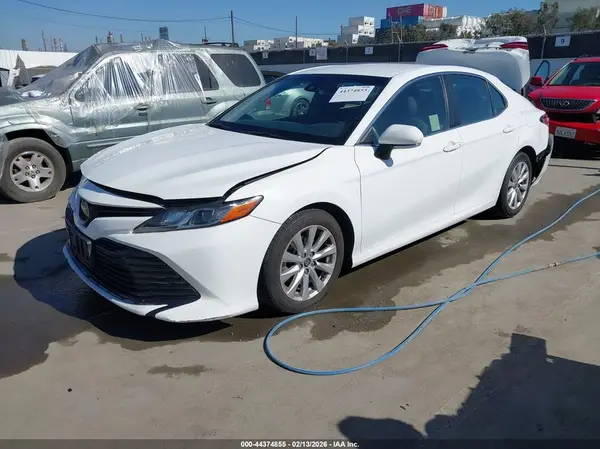JTNB11HK6J3068753 2018 TOYOTA CAMRY - Image 2