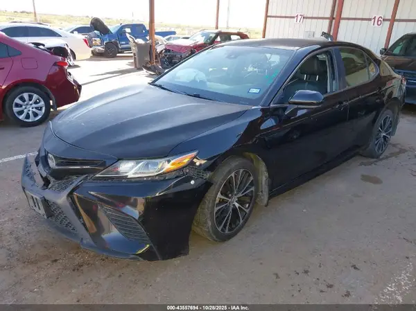 JTNB11HK6J3069546 2018 TOYOTA CAMRY - Image 2