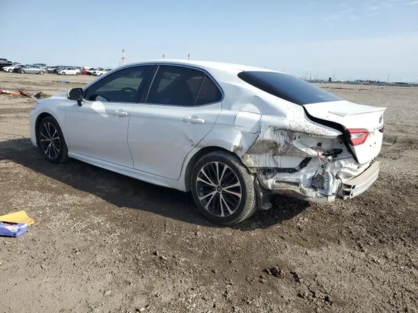 JTNB11HK7J3000249 2018 TOYOTA CAMRY - Image 2