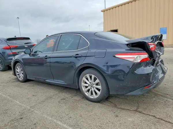 JTNB11HK7J3001689 2018 TOYOTA CAMRY - Image 2
