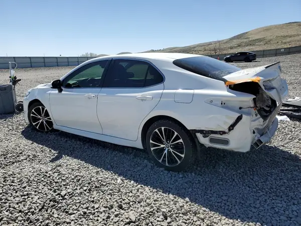 JTNB11HK7J3001868 2018 TOYOTA CAMRY - Image 2