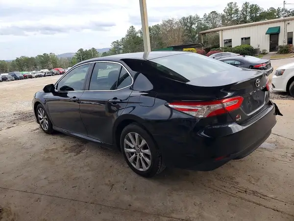 JTNB11HK7J3002101 2018 TOYOTA CAMRY - Image 2