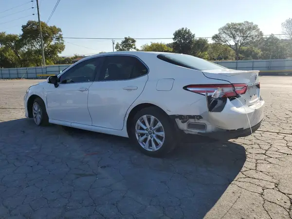 JTNB11HK7J3002695 2018 TOYOTA CAMRY - Image 2