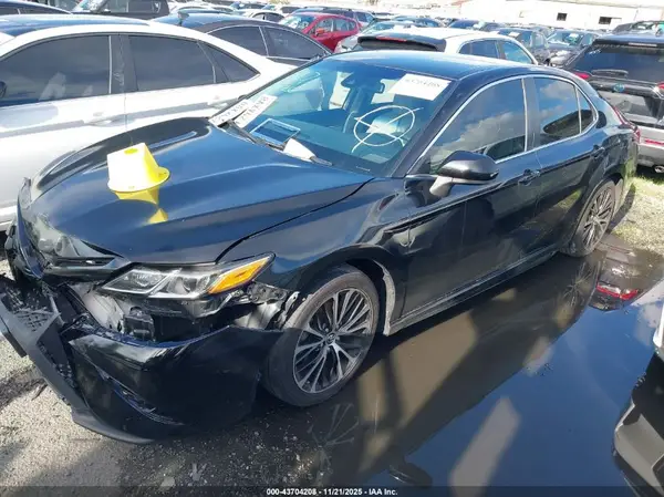JTNB11HK7J3003491 2018 TOYOTA CAMRY - Image 2