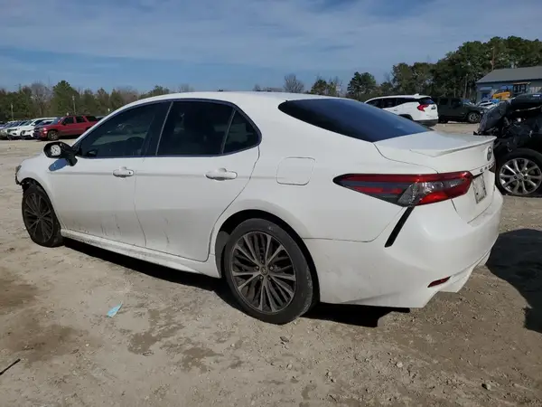 JTNB11HK7J3003958 2018 TOYOTA CAMRY - Image 2