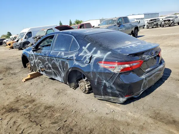 JTNB11HK7J3004110 2018 TOYOTA CAMRY - Image 2
