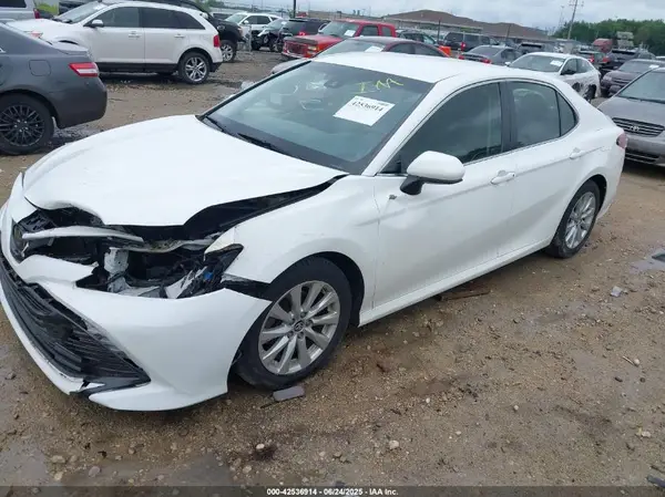JTNB11HK7J3005130 2018 TOYOTA CAMRY - Image 2