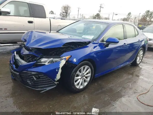 JTNB11HK7J3006780 2018 TOYOTA CAMRY - Image 2