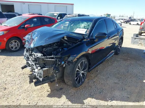 JTNB11HK7J3007461 2018 TOYOTA CAMRY - Image 2