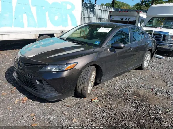 JTNB11HK7J3008531 2018 TOYOTA CAMRY - Image 2