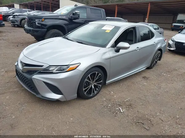 JTNB11HK7J3010294 2018 TOYOTA CAMRY - Image 2