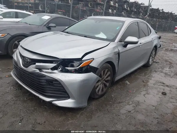 JTNB11HK7J3012630 2018 TOYOTA CAMRY - Image 2