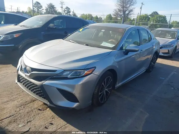 JTNB11HK7J3013938 2018 TOYOTA CAMRY - Image 2