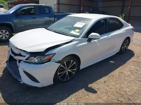 JTNB11HK7J3015723 2018 TOYOTA CAMRY - Image 2