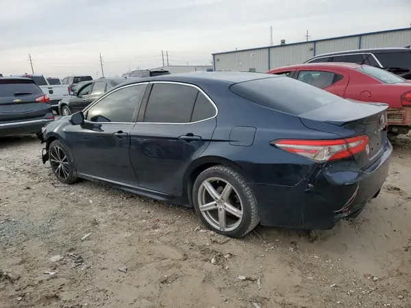 JTNB11HK7J3018542 2018 TOYOTA CAMRY - Image 2