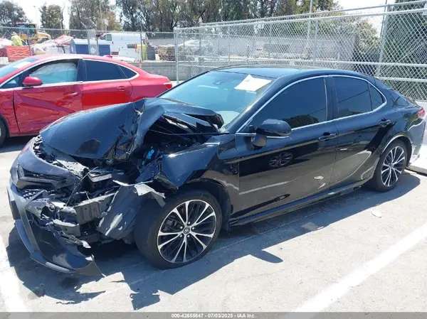 JTNB11HK7J3018976 2018 TOYOTA CAMRY - Image 2